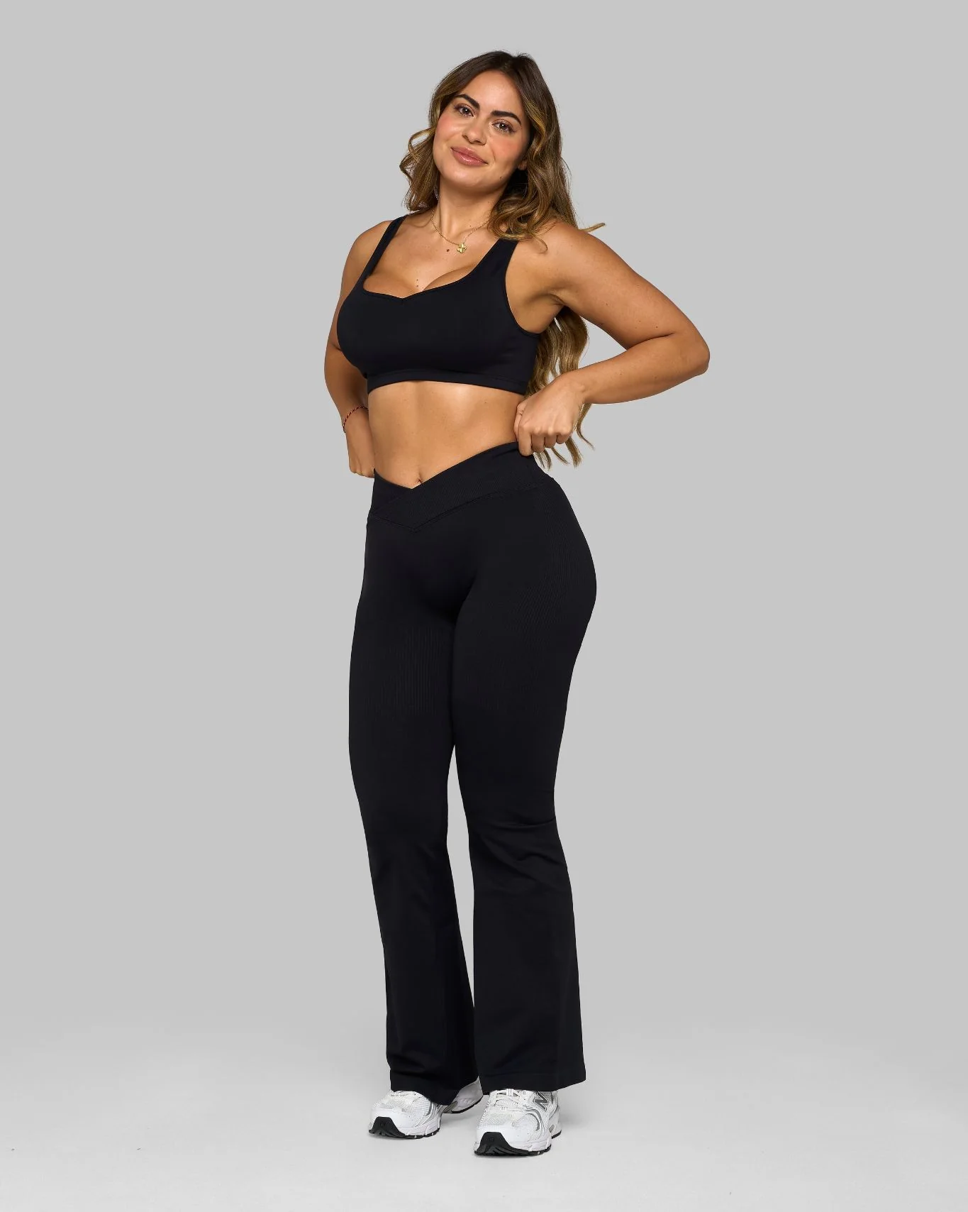 Elevate™ V-Waist Flared Leggings | Night Black - Image 4