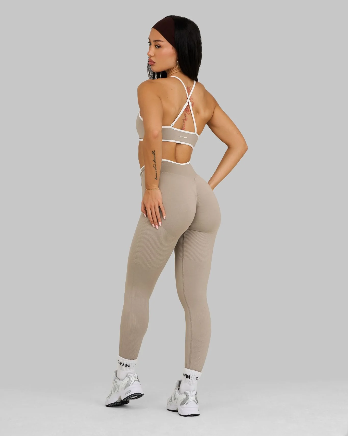 Outline V-Waist Leggings | Latte - Image 5